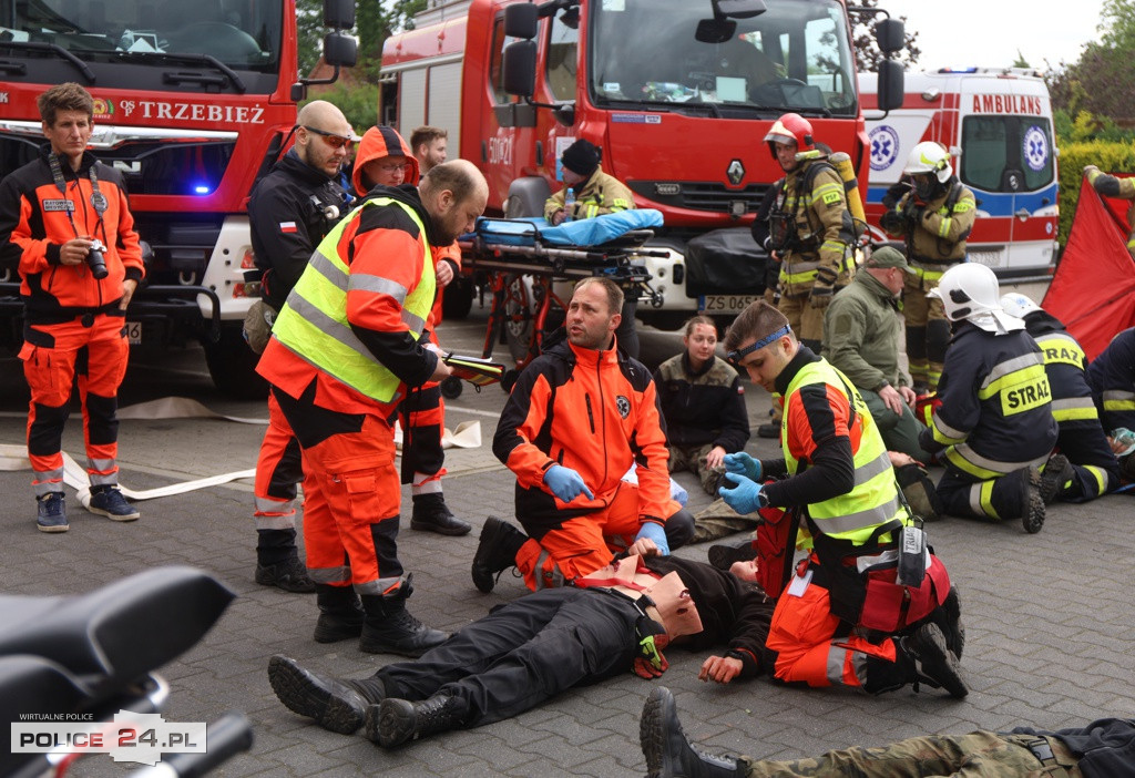 Pożar w szkole, wypadek, poród – ćwiczenia służb w Trzebieży