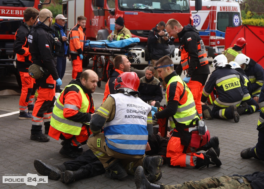 Pożar w szkole, wypadek, poród – ćwiczenia służb w Trzebieży