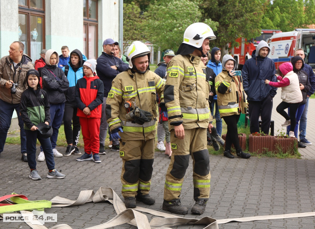 Pożar w szkole, wypadek, poród – ćwiczenia służb w Trzebieży