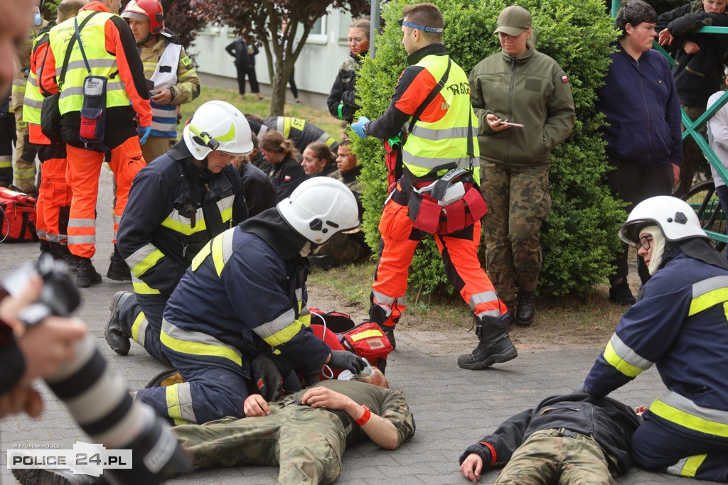 Pożar w szkole, wypadek, poród – ćwiczenia służb w Trzebieży