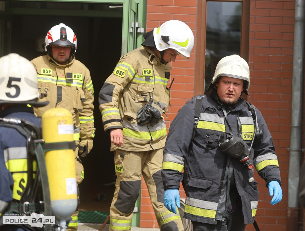 Pożar w szkole, wypadek, poród – ćwiczenia służb w Trzebieży