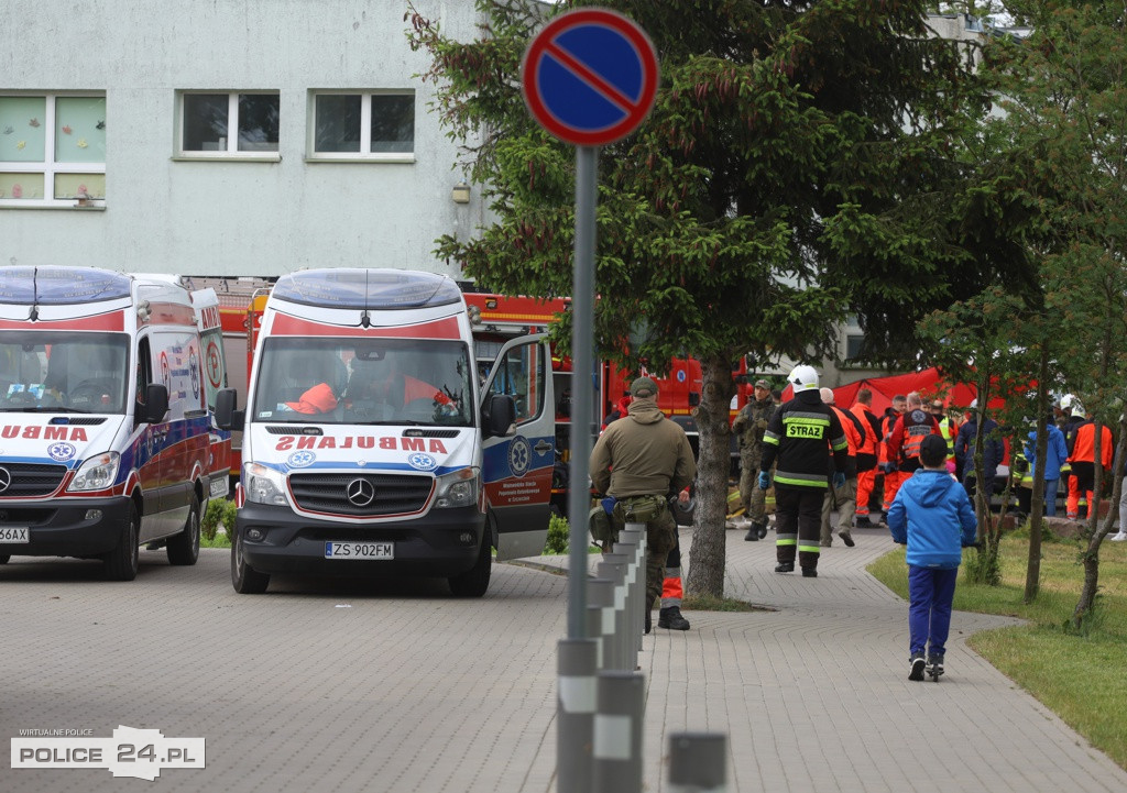 Pożar w szkole, wypadek, poród – ćwiczenia służb w Trzebieży