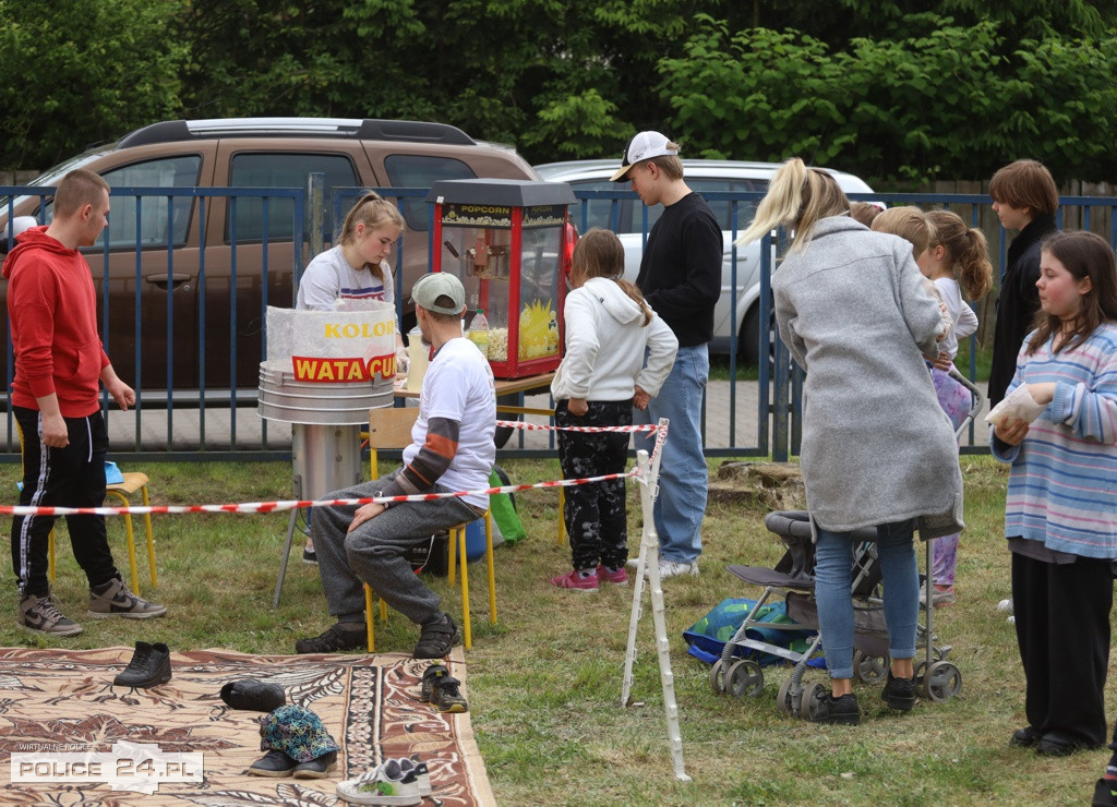 Turniej Piłki Nożnej Mini Cup 2022 i festyn w Niekłończycy