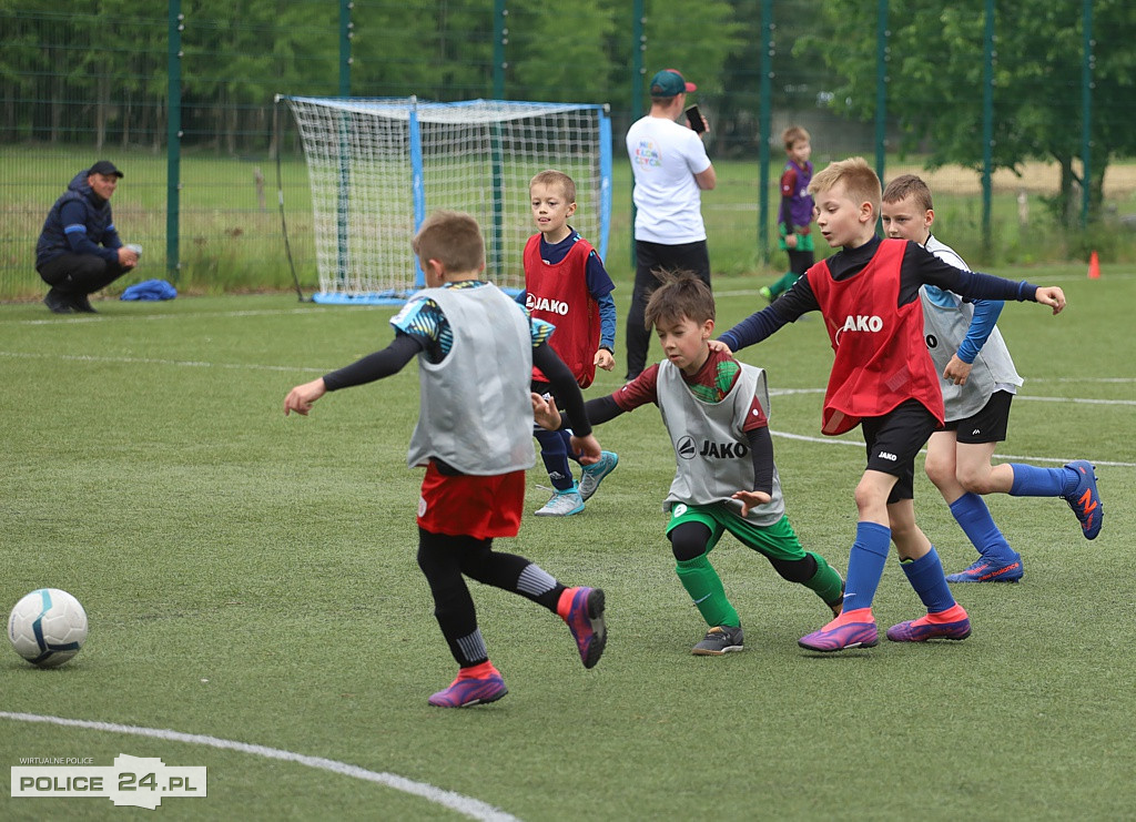 Turniej Piłki Nożnej Mini Cup 2022 i festyn w Niekłończycy