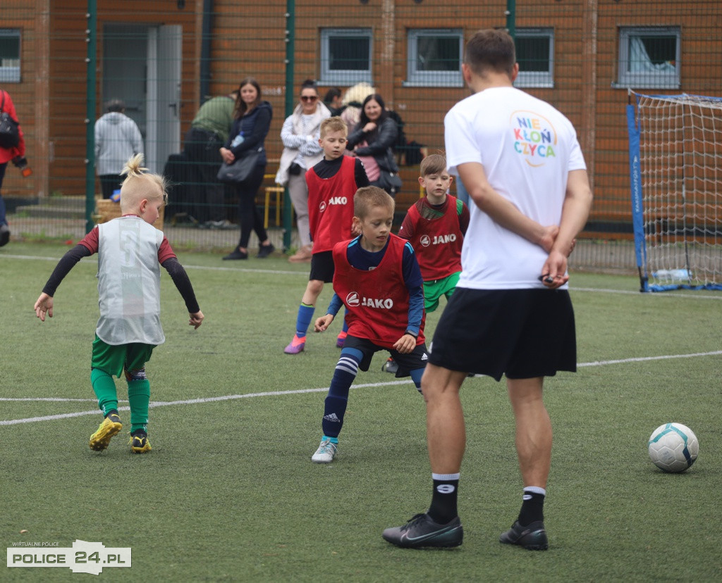 Turniej Piłki Nożnej Mini Cup 2022 i festyn w Niekłończycy