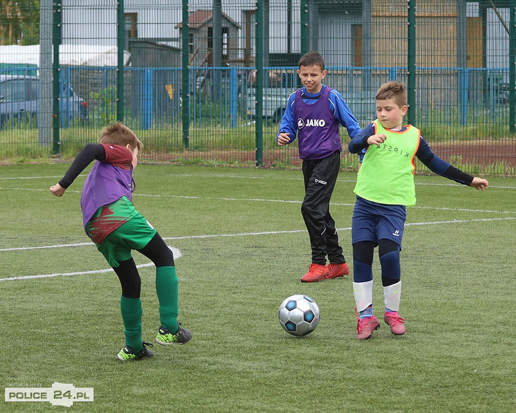 Turniej Piłki Nożnej Mini Cup 2022 i festyn w Niekłończycy