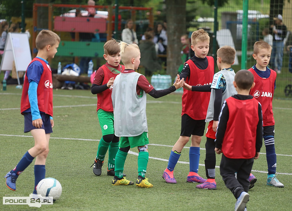 Turniej Piłki Nożnej Mini Cup 2022 i festyn w Niekłończycy