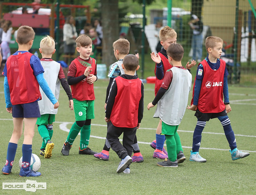 Turniej Piłki Nożnej Mini Cup 2022 i festyn w Niekłończycy