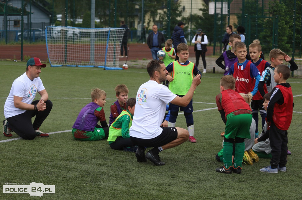 Turniej Piłki Nożnej Mini Cup 2022 i festyn w Niekłończycy