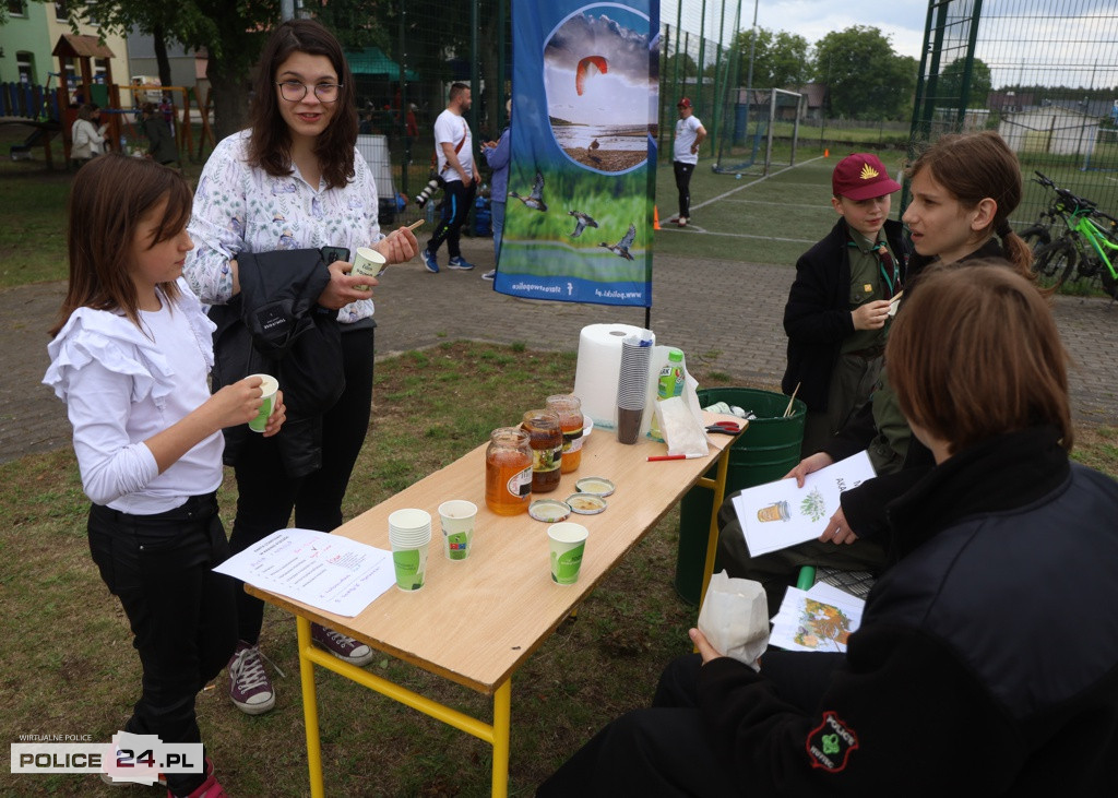Turniej Piłki Nożnej Mini Cup 2022 i festyn w Niekłończycy