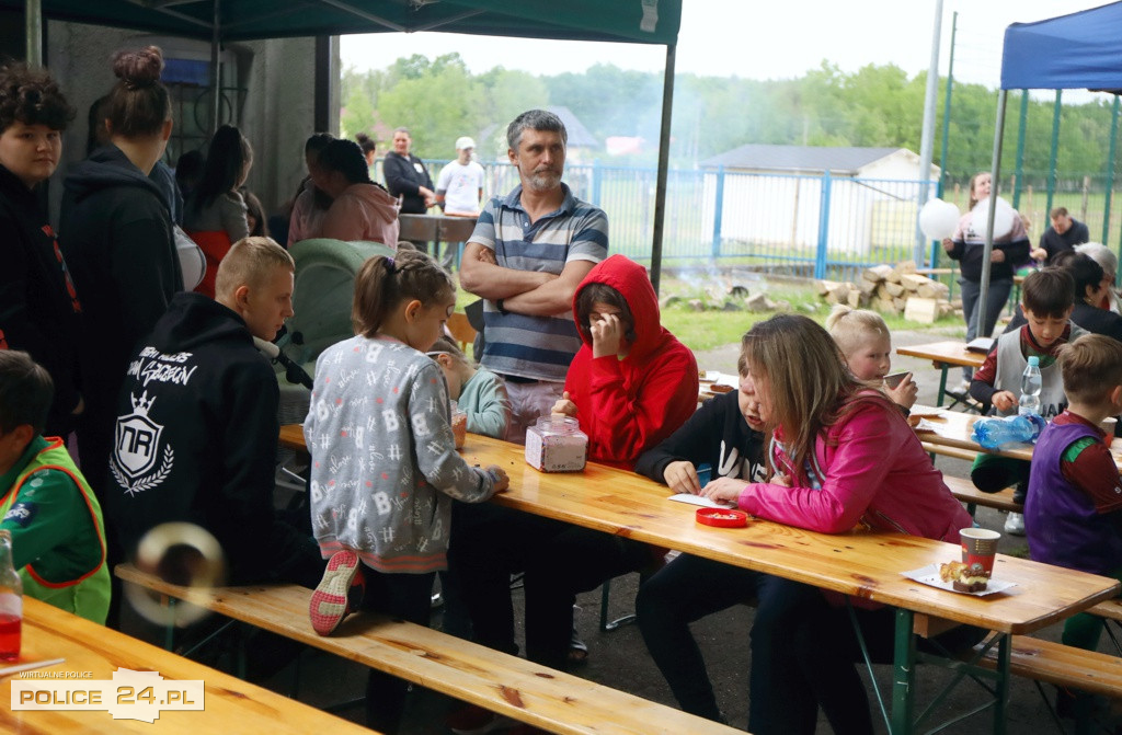 Turniej Piłki Nożnej Mini Cup 2022 i festyn w Niekłończycy