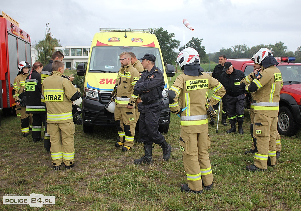 Trzebież. Ćwiczenia strażaków na wypadek powodzi