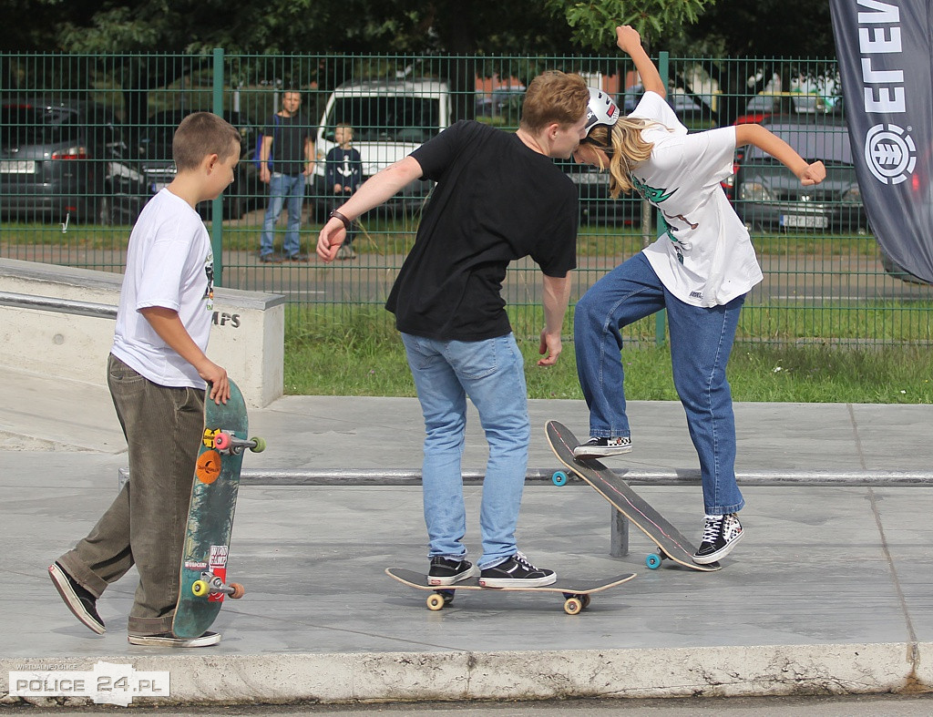Zawody deskorolkowe Extreme Cup Police