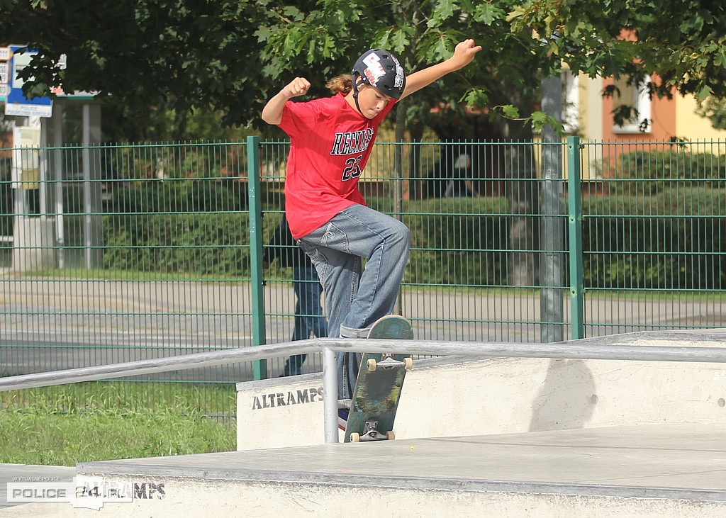Zawody deskorolkowe Extreme Cup Police
