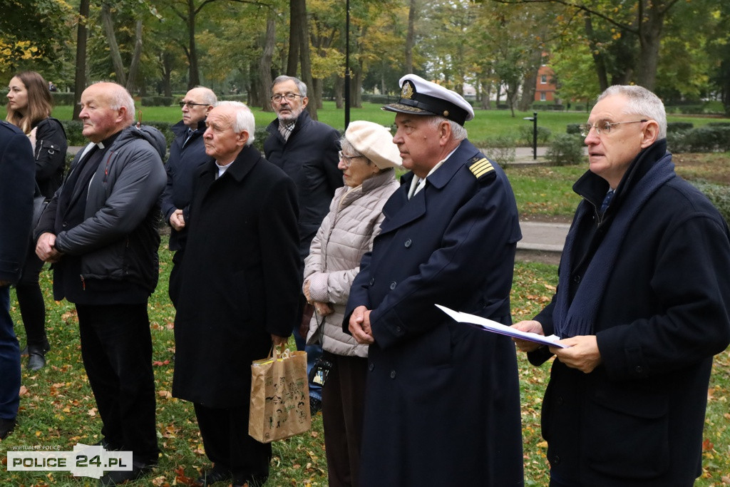 Dąb upamiętniający św. Edytę Stein