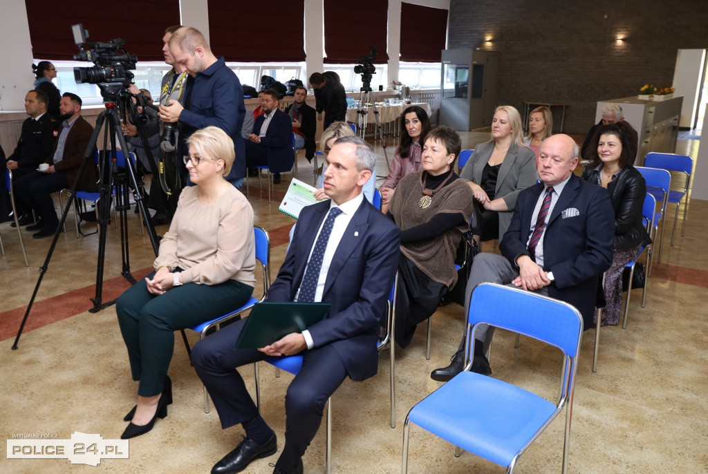 Podpisano umowę na usunięcie odpadów przy ul. Kamiennej w Policach