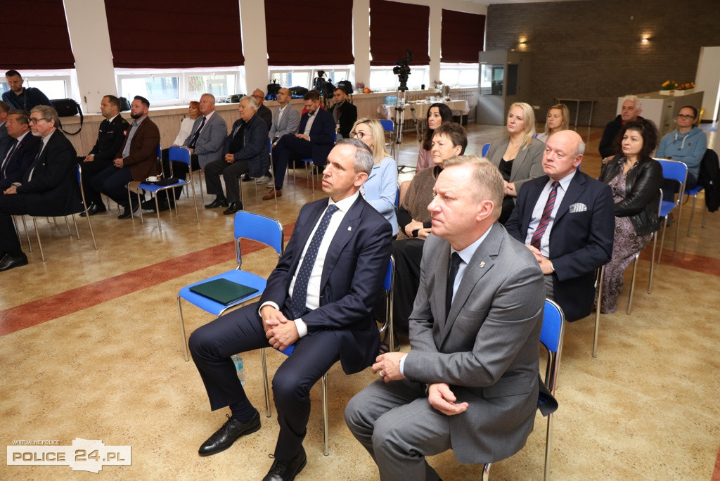 Podpisano umowę na usunięcie odpadów przy ul. Kamiennej w Policach