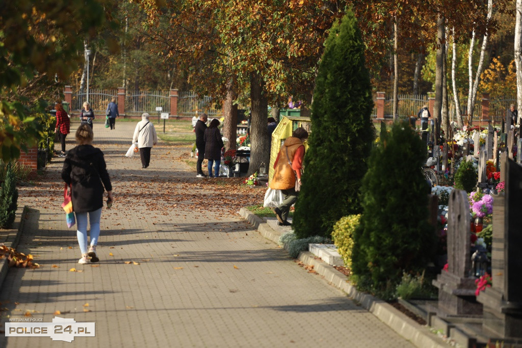 Ostatnie porządki, przyozdabianie grobów