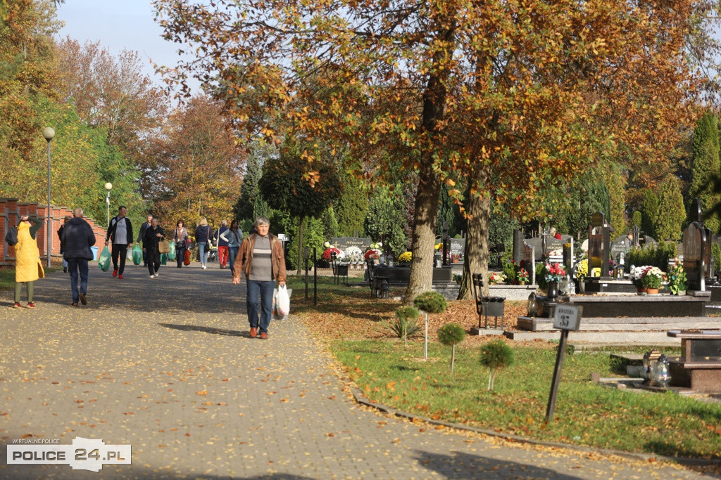 Ostatnie porządki, przyozdabianie grobów