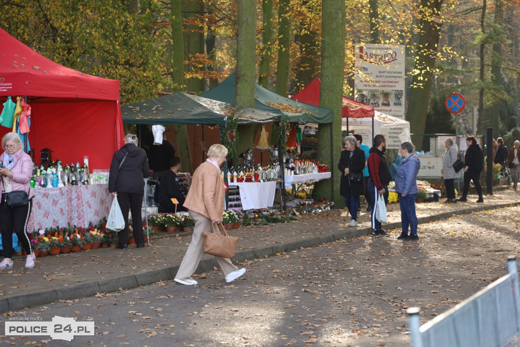 Ostatnie porządki, przyozdabianie grobów