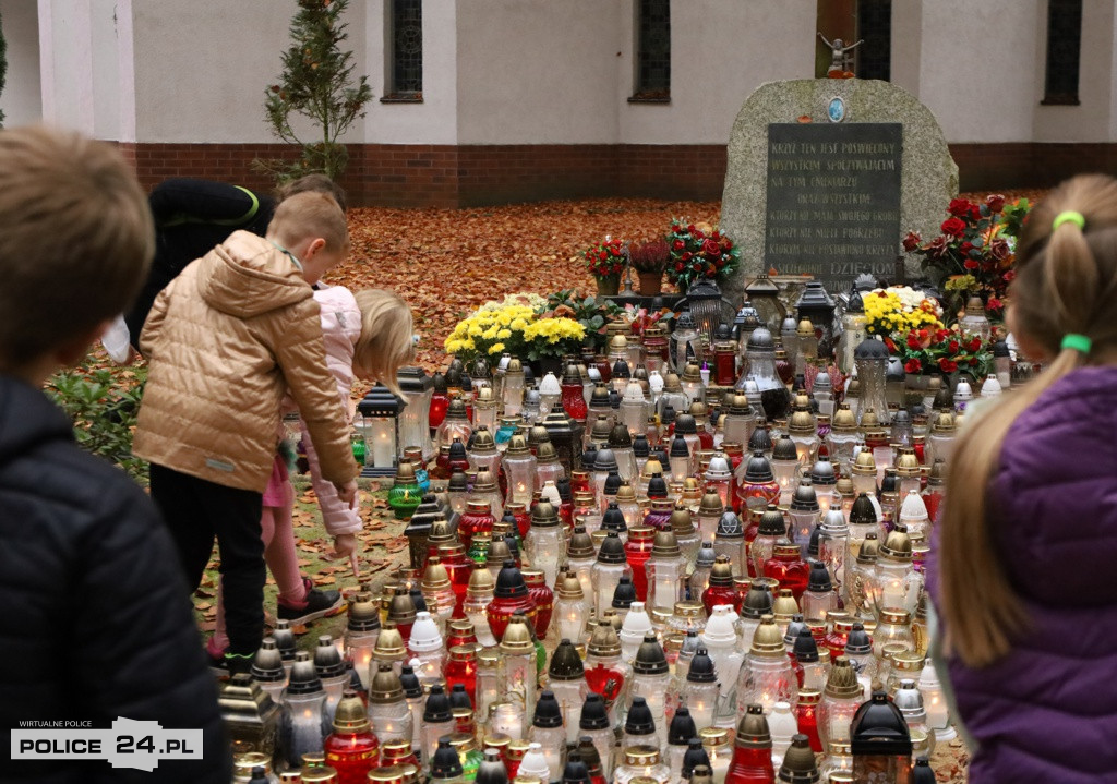 Wszystkich Świętych na polickim cmentarzu [foto]