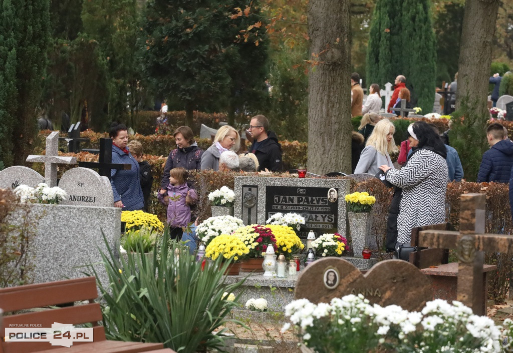 Wszystkich Świętych na polickim cmentarzu [foto]