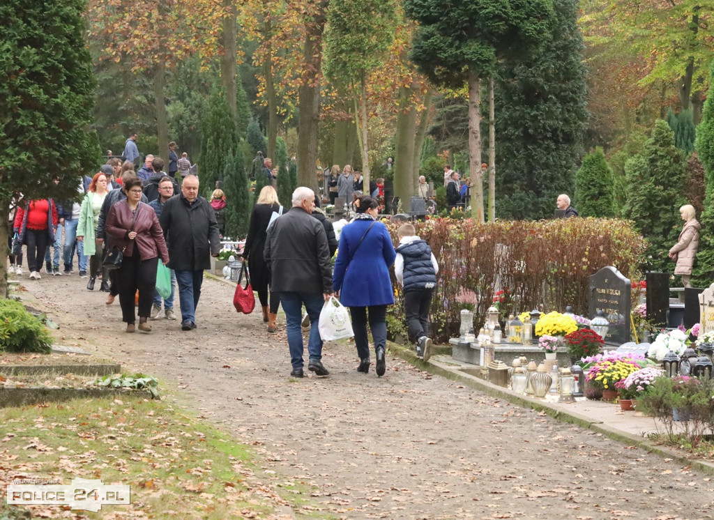 Wszystkich Świętych na polickim cmentarzu [foto]