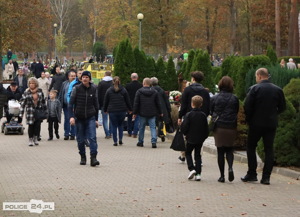 Wszystkich Świętych na polickim cmentarzu [foto]