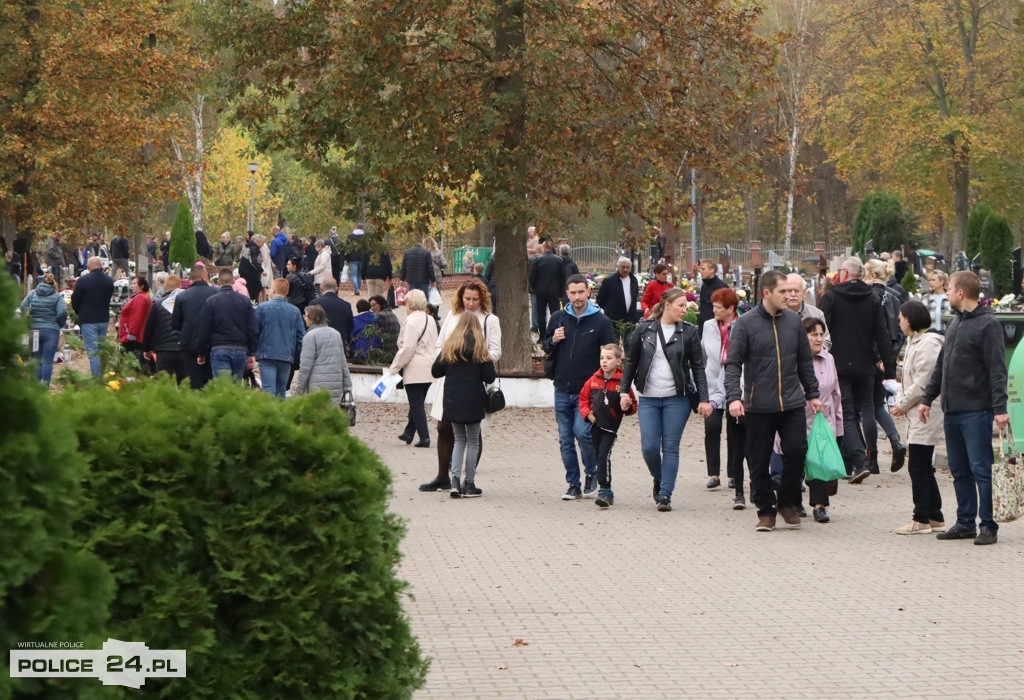 Wszystkich Świętych na polickim cmentarzu [foto]