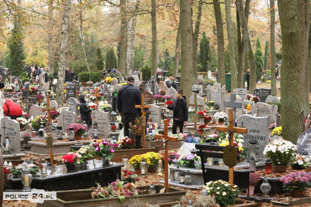 Wszystkich Świętych na polickim cmentarzu [foto]