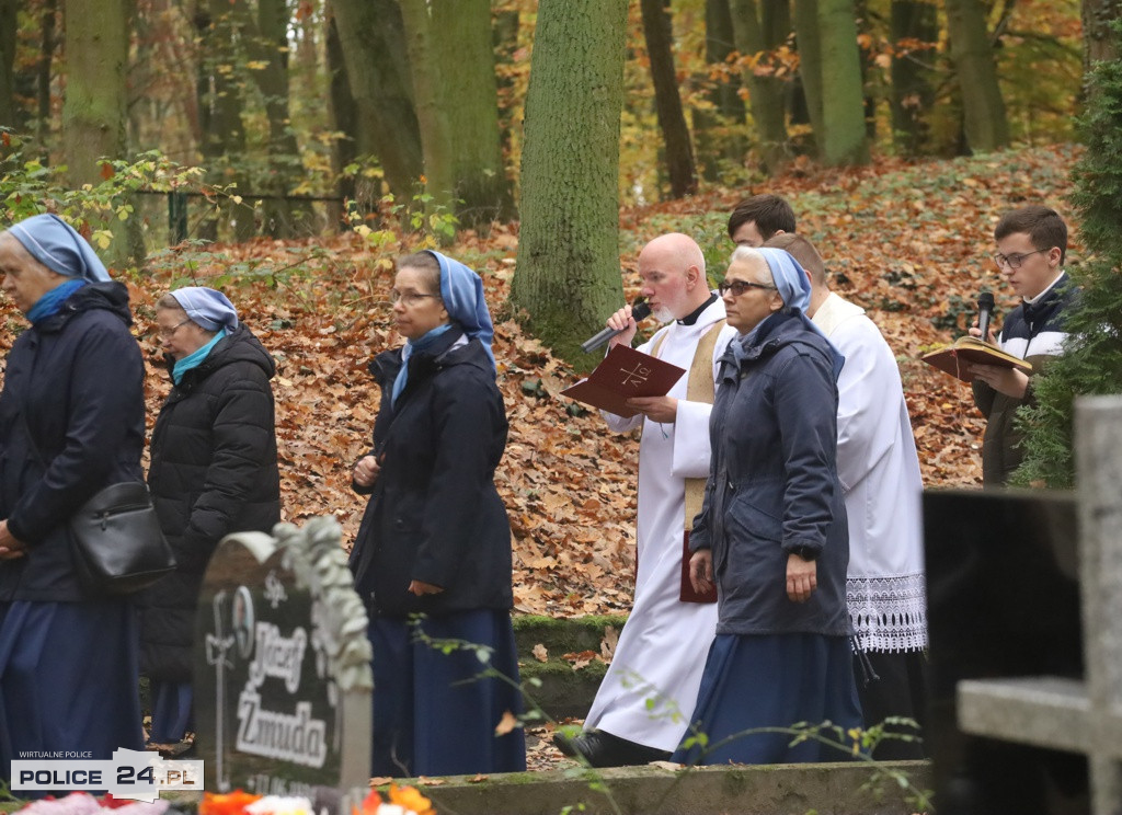 Wszystkich Świętych na polickim cmentarzu [foto]