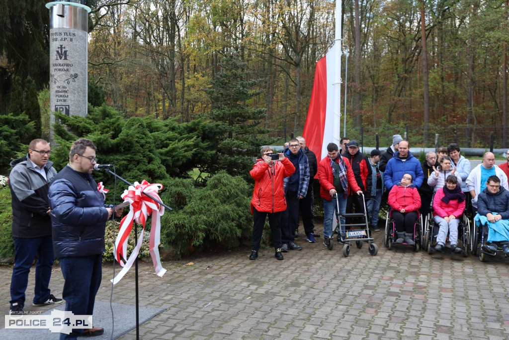 Święto Niepodległości. Podniesienie flagi w PSONI