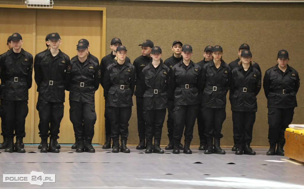 Uroczyste ślubowanie uczniów Zespołu Szkół w Policach