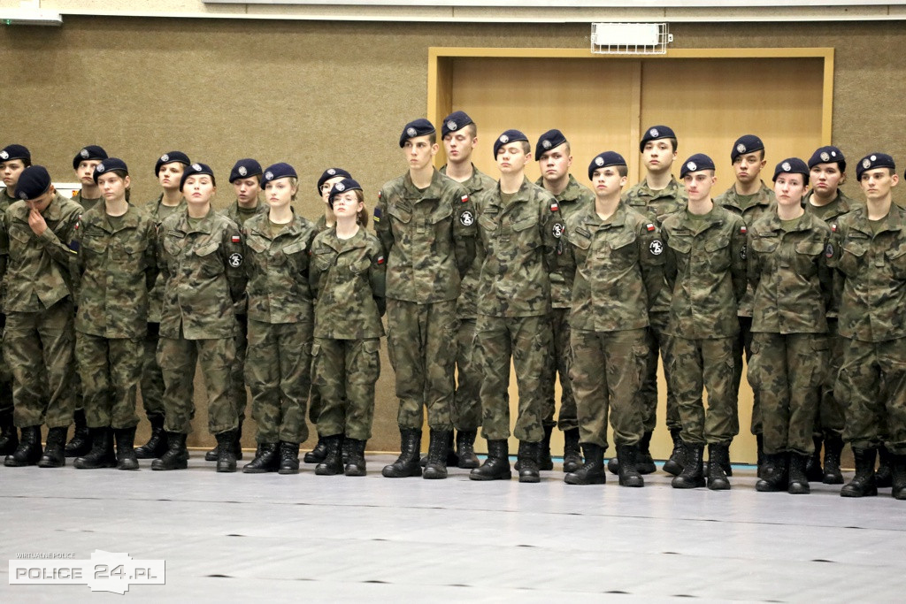 Uroczyste ślubowanie uczniów Zespołu Szkół w Policach