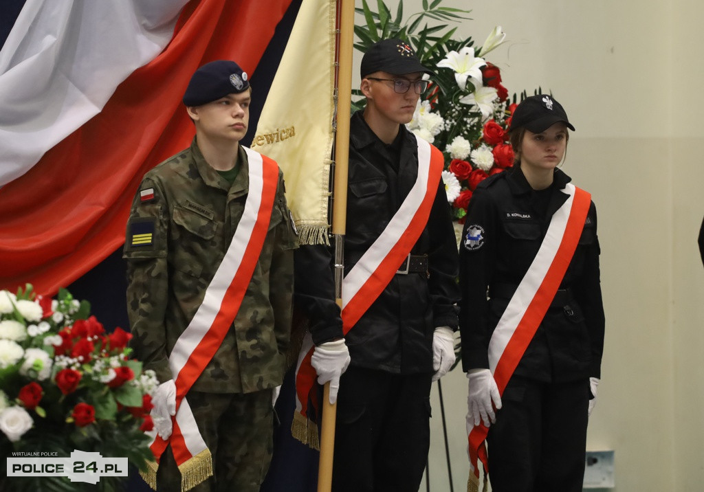 Uroczyste ślubowanie uczniów Zespołu Szkół w Policach