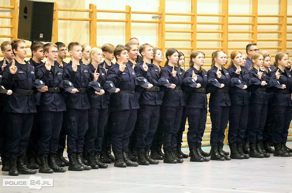 Uroczyste ślubowanie uczniów Zespołu Szkół w Policach