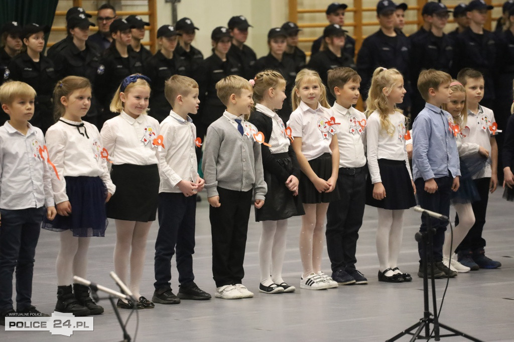 Uroczyste ślubowanie uczniów Zespołu Szkół w Policach