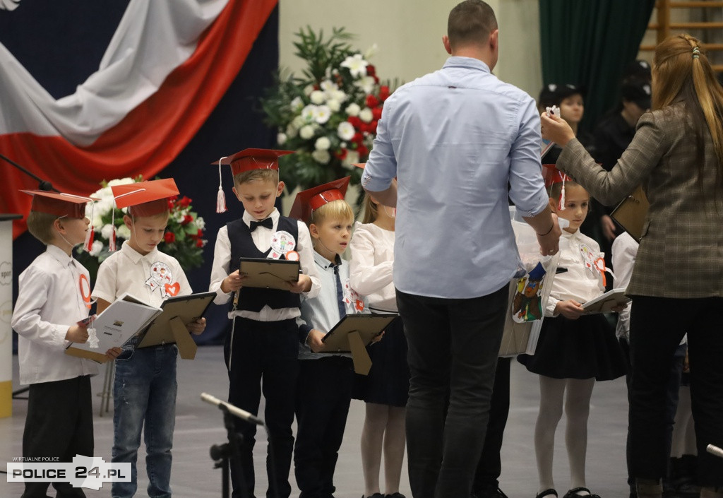 Uroczyste ślubowanie uczniów Zespołu Szkół w Policach