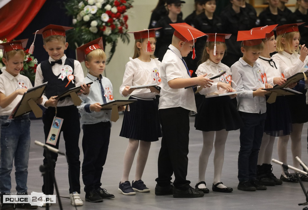 Uroczyste ślubowanie uczniów Zespołu Szkół w Policach
