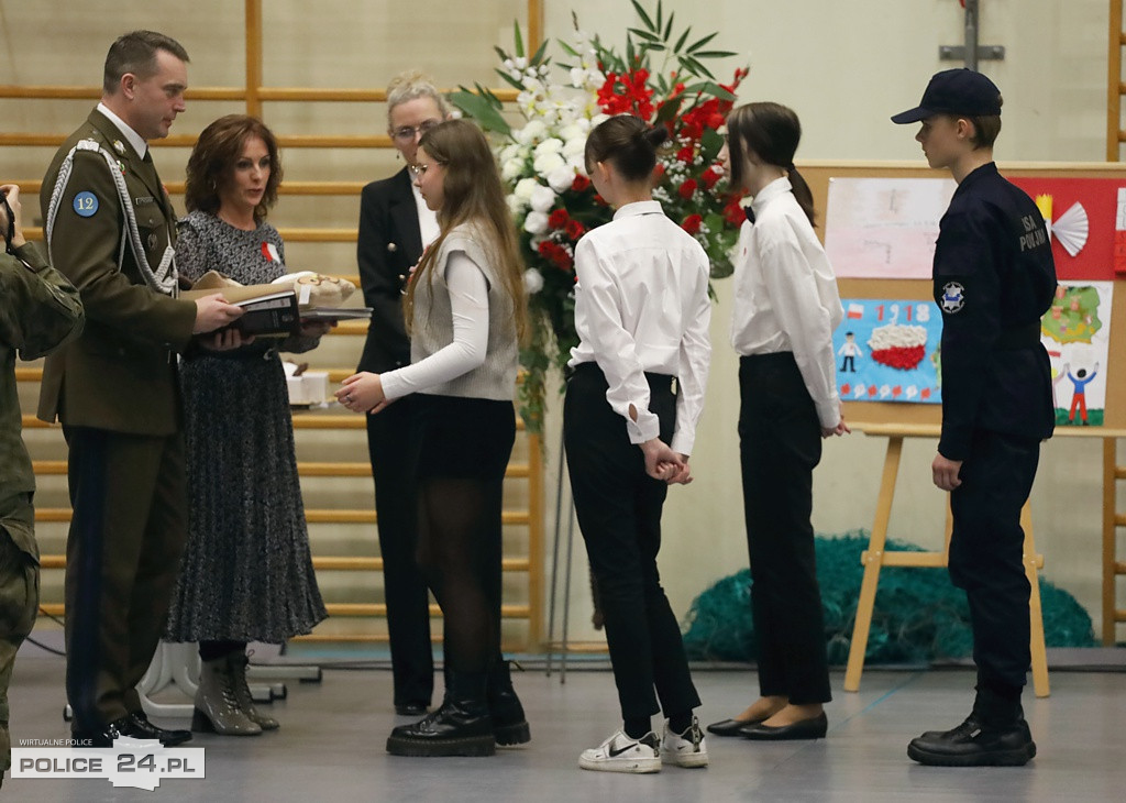 Uroczyste ślubowanie uczniów Zespołu Szkół w Policach