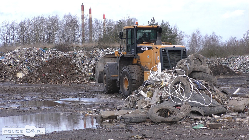 Ubywa śmieci przy ul. Kamiennej w Policach