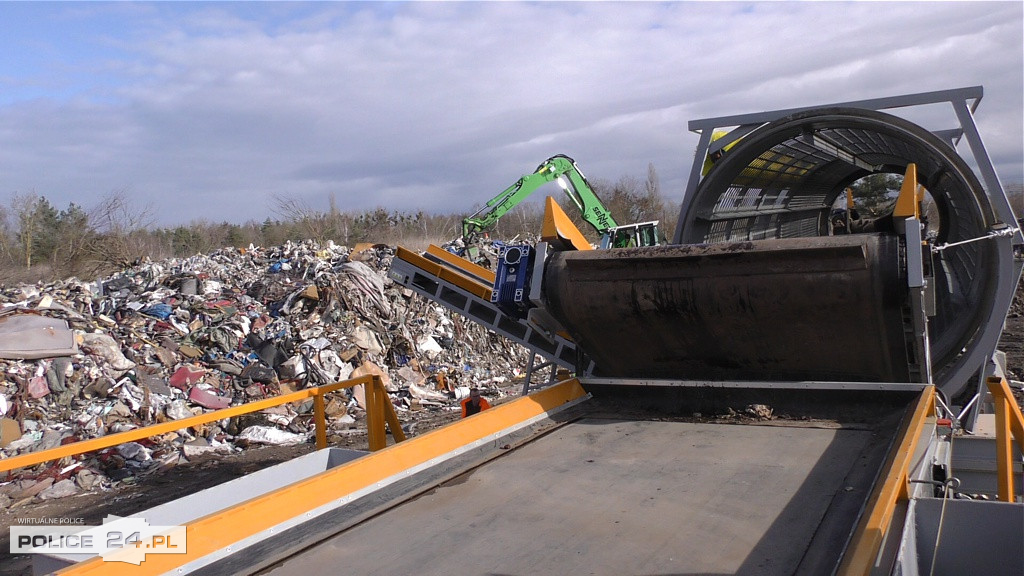 Ubywa śmieci przy ul. Kamiennej w Policach