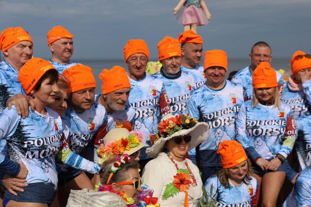 Powitanie wiosny i morsowanie w Trzebieży