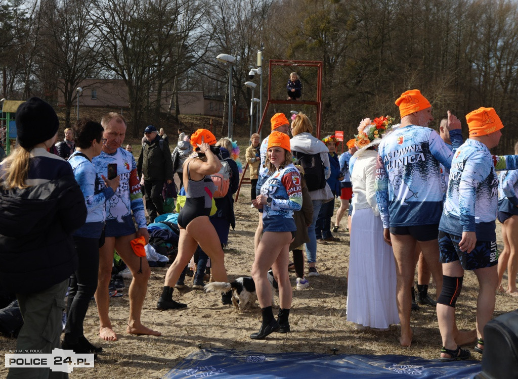 Powitanie wiosny i morsowanie w Trzebieży