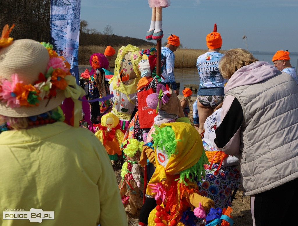Powitanie wiosny i morsowanie w Trzebieży