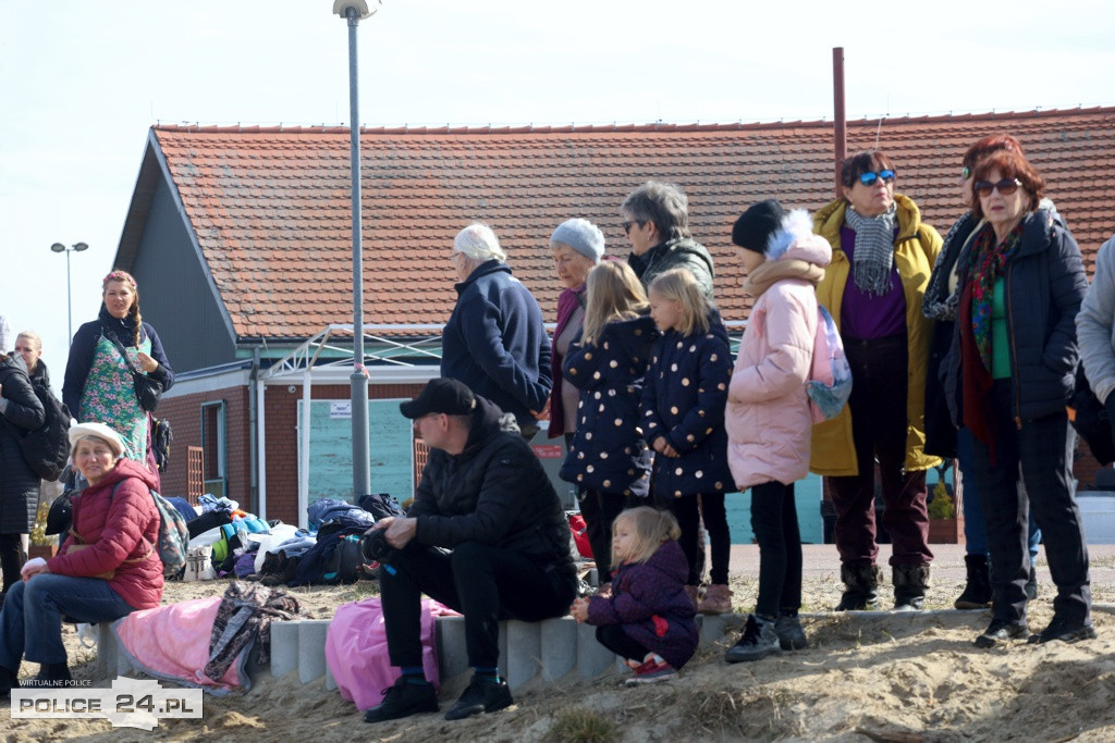 Powitanie wiosny i morsowanie w Trzebieży