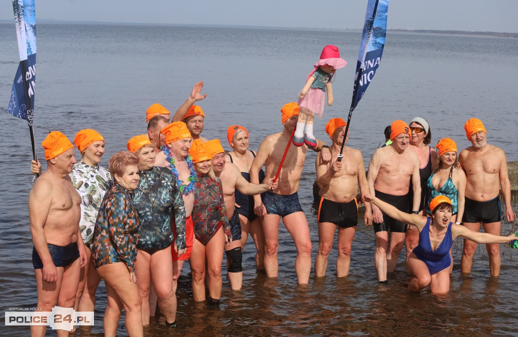 Powitanie wiosny i morsowanie w Trzebieży