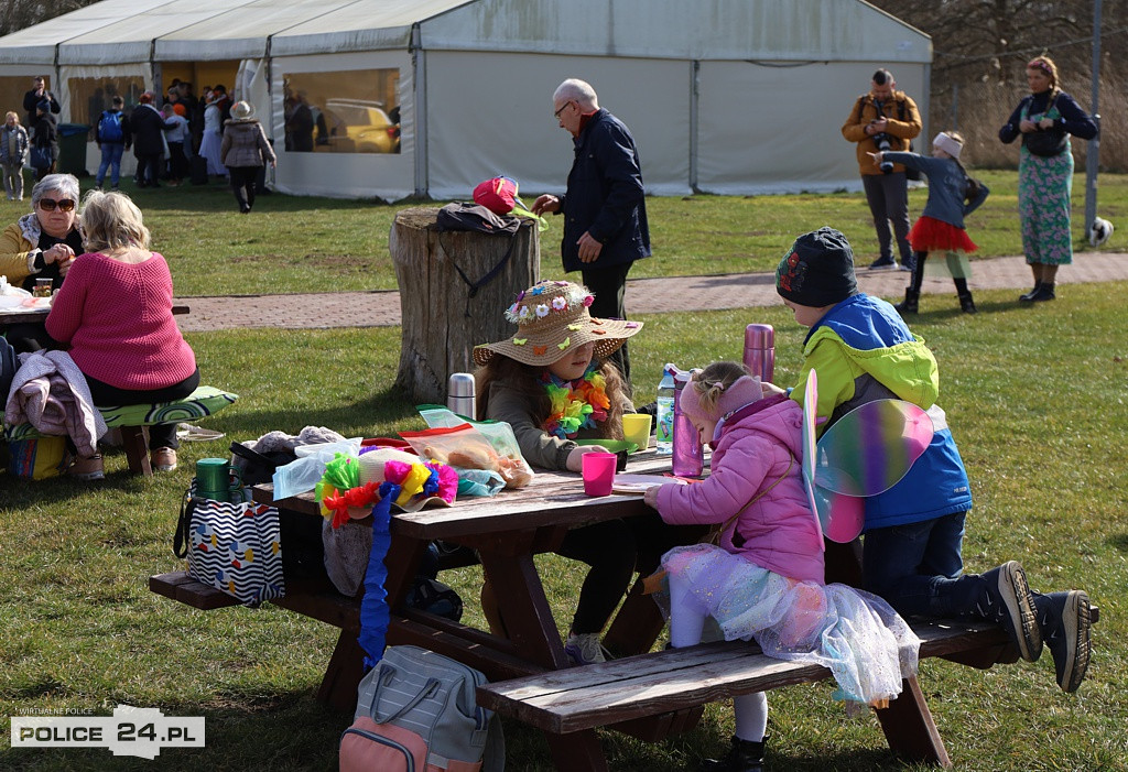 Powitanie wiosny i morsowanie w Trzebieży