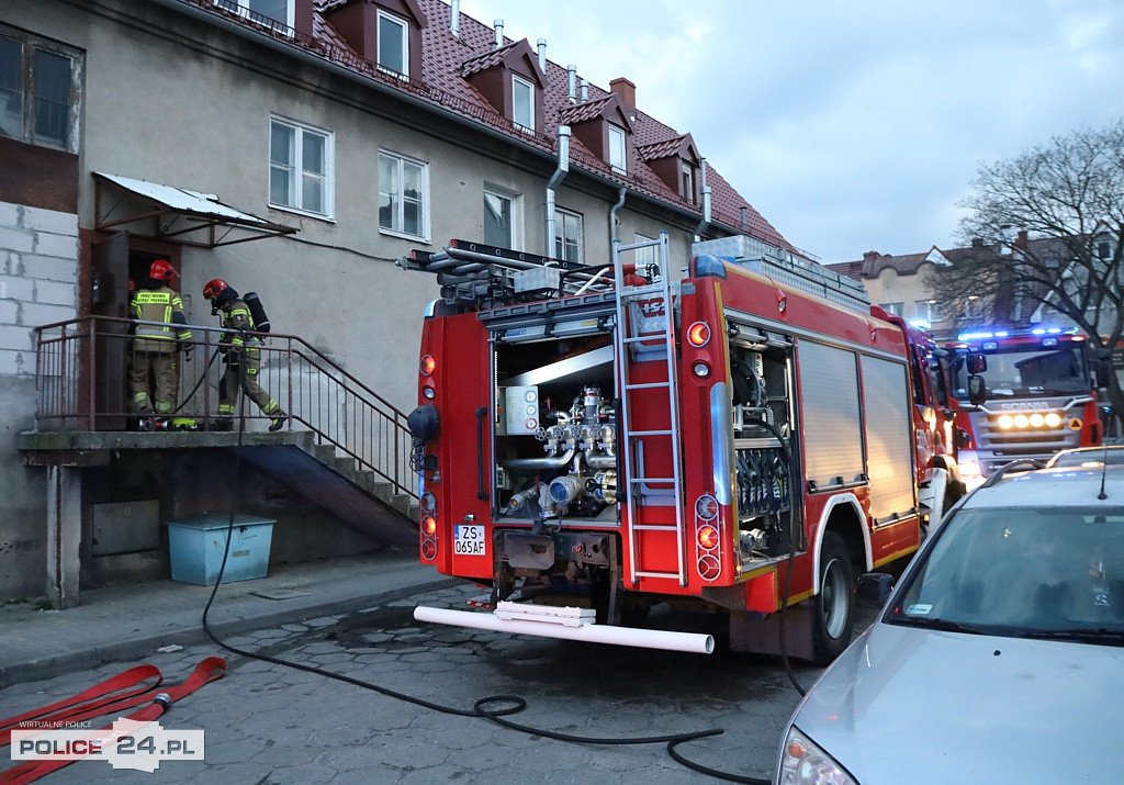Ogień w mieszkaniu przy ul. Grzybowej w Policach [foto]