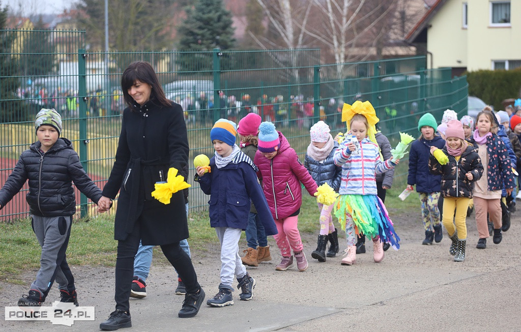 Barwne korowody przeszły ulicami Polic